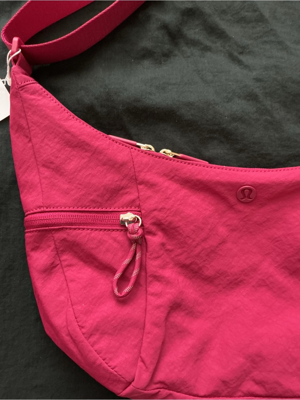 New Lululemon Slouchy Sling Berry Rumble Bag Crossbody Shoulder Bag - Picture 8 of 12